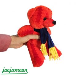 عروسک خرس قرمز شال دار