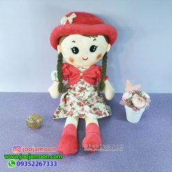 عروسک دختر کلاه پاپیونی با موهای بافته